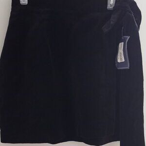 'Lauren James' Black Velvet Wrap Skirt Size L NWT
